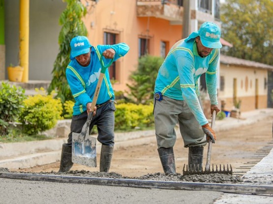 dom-beneficiara-a-2500-habitantes-con-restauracion-vial-en-guaymango-ahuachapan